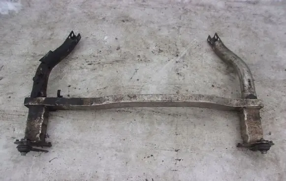 Mitsubishi Colt Front axle beam 