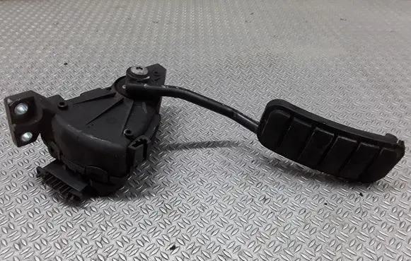 Opel Movano A Accelerator throttle pedal 7700314525