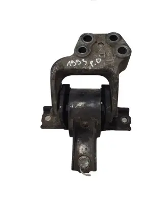 Citroen C-Crosser Engine mount bracket