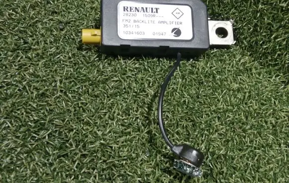 Renault Espace V (RFC) Aerial antenna amplifier 282301509R 10341603