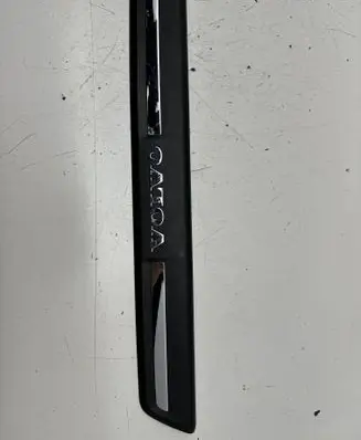 Volvo V40 Front sill trim cover 31265842