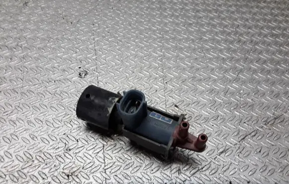 Toyota RAV 4 (XA10) Vacuum valve 