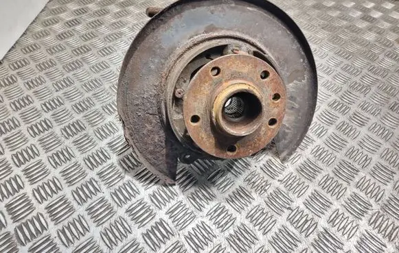 Volkswagen Touareg I Rear wheel hub 7l6505436a