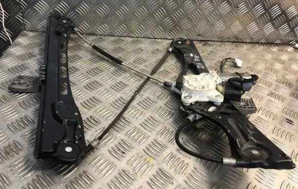 Mercedes-Benz E W211 Front door electric window regulator 2117200146