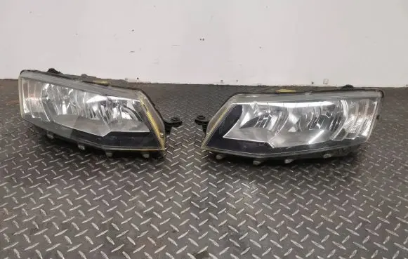 Skoda Octavia Mk3 (5E) Headlight/headlamp 5E2941015