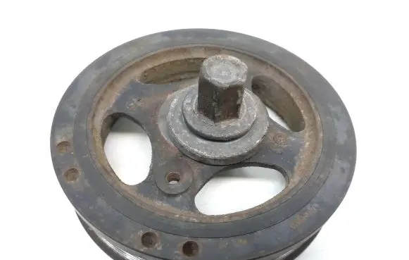 Toyota Avensis T250 Crankshaft pulley 134080R011