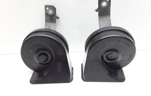 Volvo V70 Horn signal 08635071 08635072