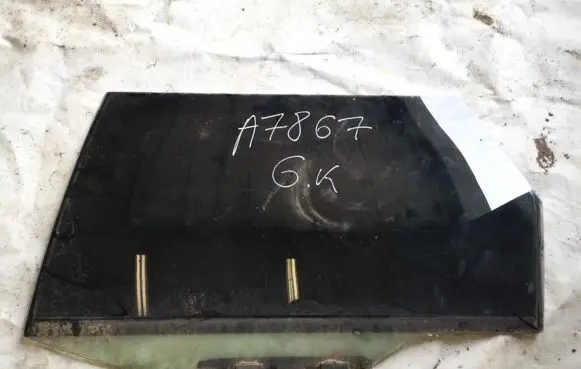 Toyota Avensis T220 Rear door window glass