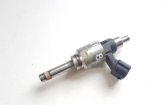 Subaru Forester SK Fuel injector 16611AB040