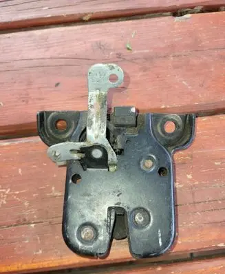 Loading door lock