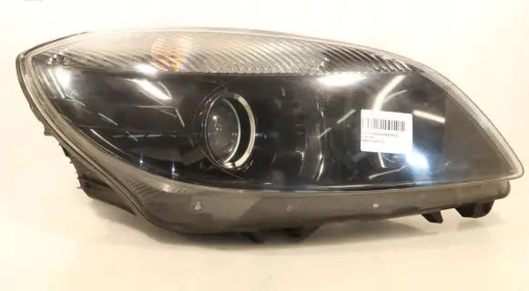 Skoda Fabia Mk2 (5J) Headlight/headlamp E85821