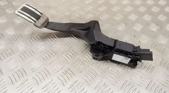 Peugeot 208 Accelerator throttle pedal 9827705480