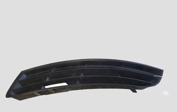 Volkswagen PASSAT B6 Front bumper lower grill 3C0853665
