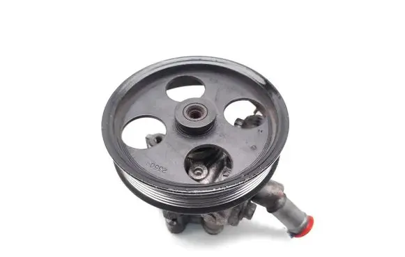 Opel Insignia A Power steering pump 55563329