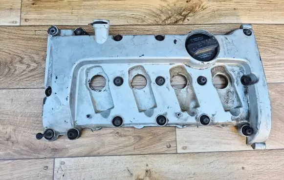 Audi A4 S4 B6 8E 8H Rocker cam cover 06B103475AJ