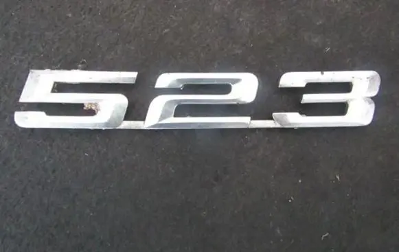 Manufacturer badge logo/emblem