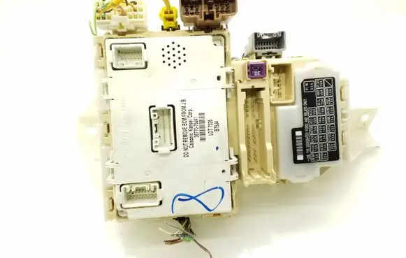 Suzuki SX4 Fuse module 3677079J41