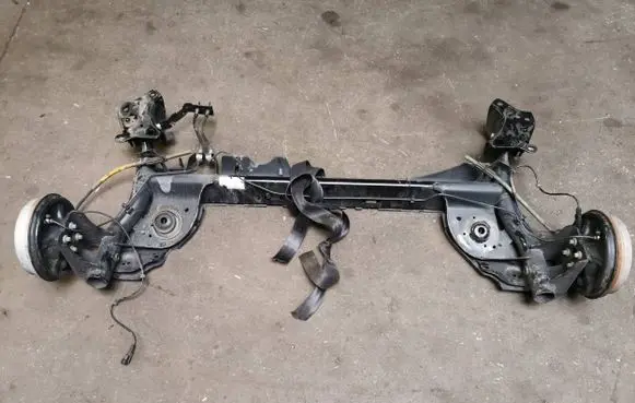Renault Clio IV Rear axle beam 
