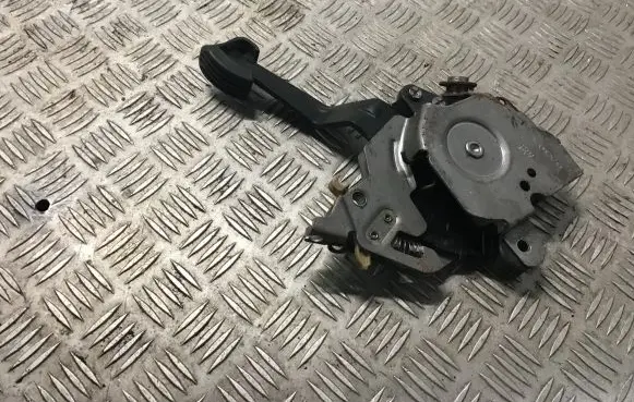 Volvo XC90 Hand brake release handle 