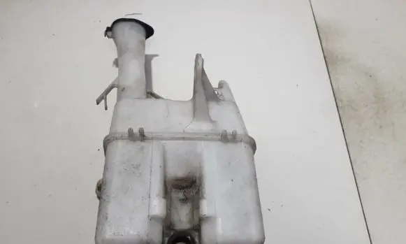 Toyota Corolla E120 E130 Windshield washer fluid reservoir/tank 060851054