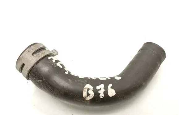Volvo V40 Breather hose/pipe 31401832