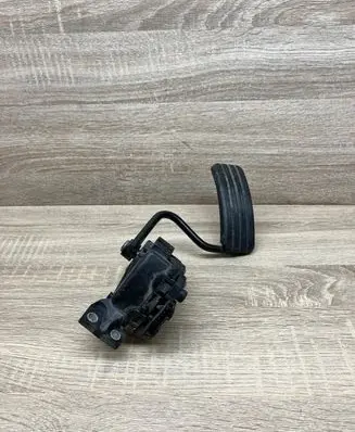 Renault Espace - Grand espace IV Accelerator throttle pedal 8200007513 6PV00811918