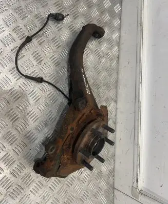 Front wheel hub