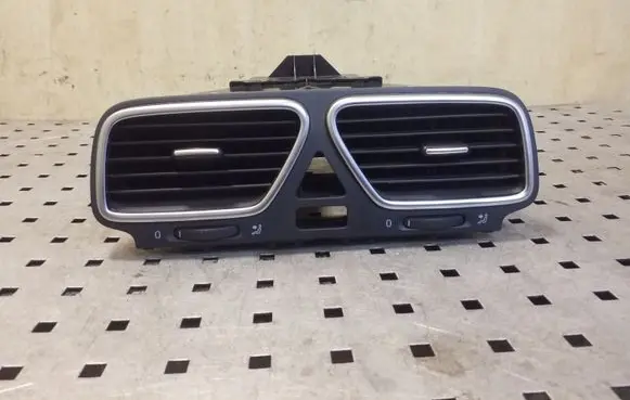 Volkswagen Eos Dash center air vent grill 1Q0819735C 1Q0819728H