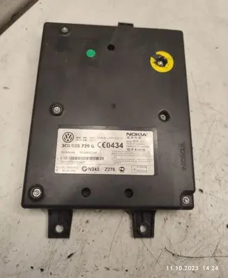 Volkswagen Touareg I Phone control unit/module 3C0035729