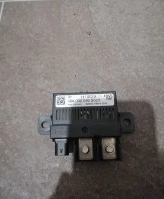 Mercedes-Benz E W212 Charging relay A0009822023 200213 1110029