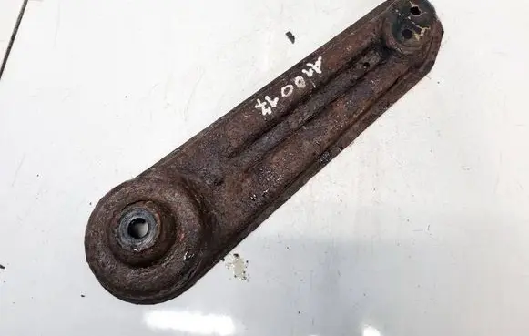 Nissan Quest Engine mounting bracket