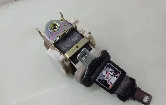 Ford S-MAX Middle seatbelt (rear) 33044869