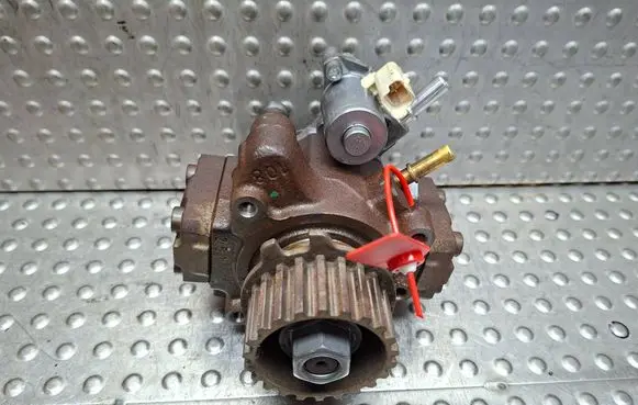 Citroen C4 II Picasso Fuel injection high pressure pump S25099289 9672605380
