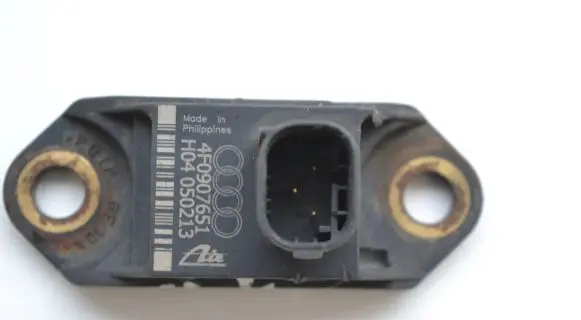 Audi A4 S4 B8 8K Airbag deployment crash/impact sensor 4F0907651