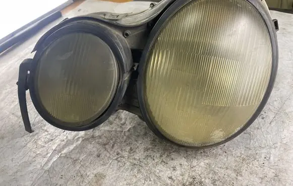 Mercedes-Benz E W210 Headlight/headlamp 14434500