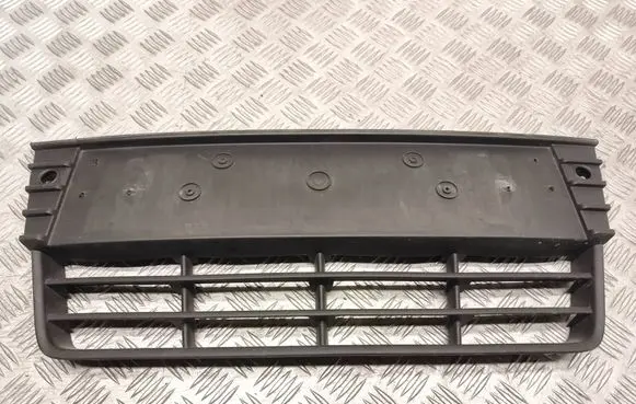 Ford Focus Front bumper lower grill BM5117K945B