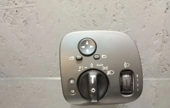 Mercedes-Benz C W203 Light switch A2035450604