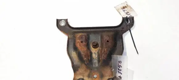 Subaru Outback Engine mounting bracket