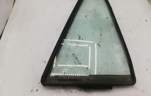 Suzuki Grand Vitara II Rear side window 8466565J0