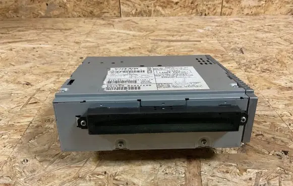 Volvo V50 Radio/CD/DVD/GPS head unit 307752841