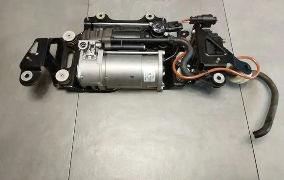 Audi A8 S8 D4 4H Air suspension compressor/pump 4H0616005D