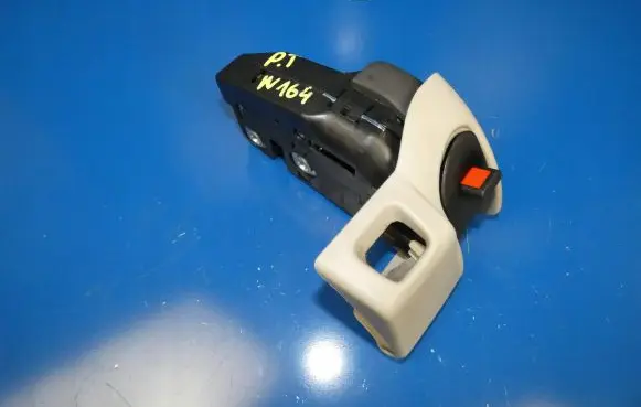 Mercedes-Benz ML W164 Seat back rest lock catch 