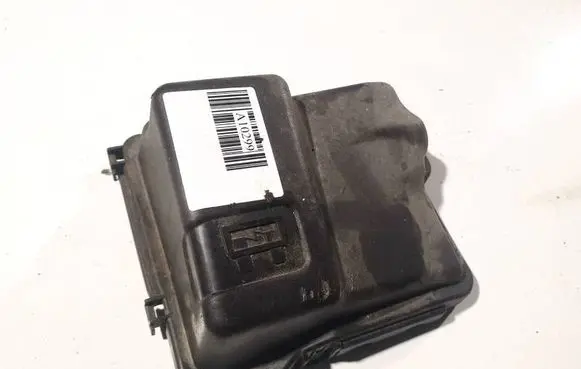 Peugeot 207 Fuse box cover 9657287180