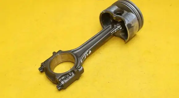 Volkswagen Golf VI Piston with connecting rod