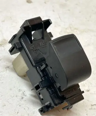 Toyota Yaris Electric window control switch 19282911