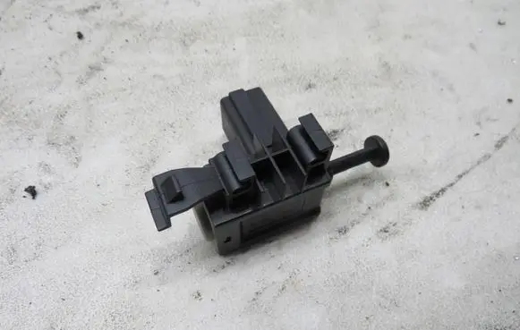 Mazda 2 Fuel tank cap lock 1111