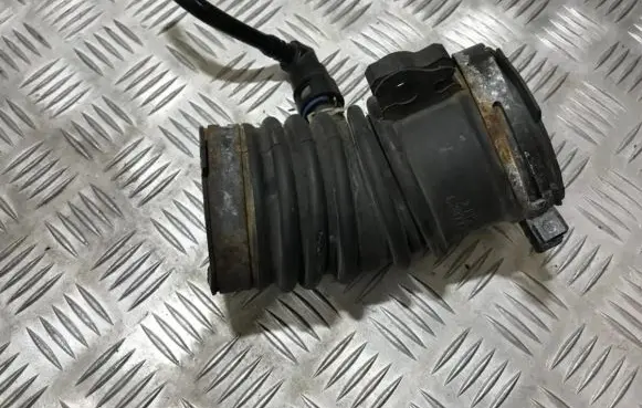 Mazda 6 Air intake hose/pipe 39013221