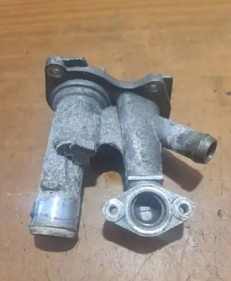 Ford Focus Thermostat housing BM569K478AA