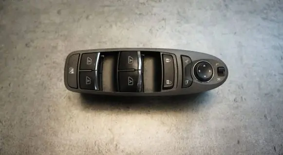Infiniti Q70 Y51 Quarter vent window switch 25401-4AN0A