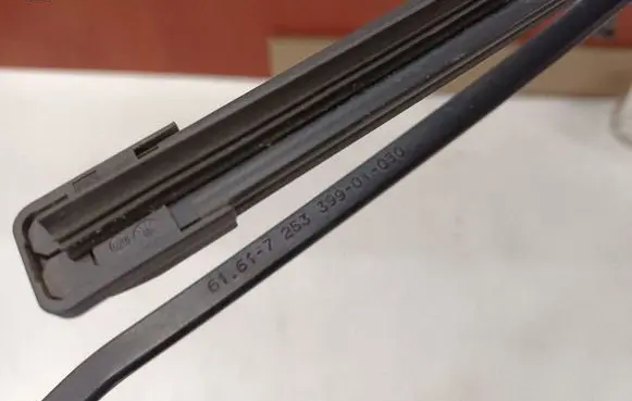 Peugeot 3008 I Windshield/front glass wiper blade 6161725339901050 725339901